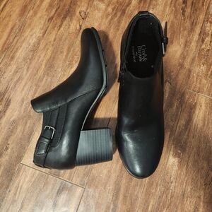 Croft And Borrow Women's Black Ankle Boots